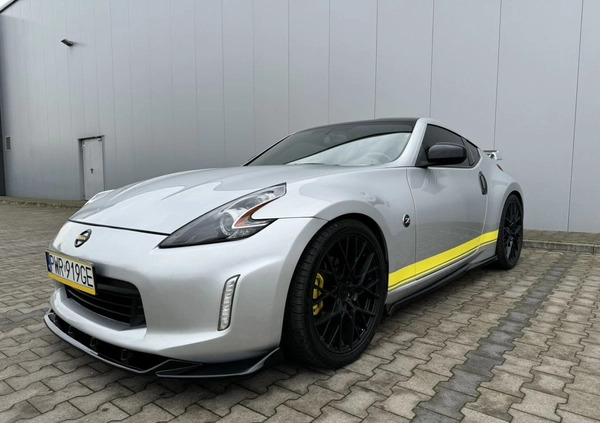 Nissan 370 Z cena 149900 przebieg: 19000, rok produkcji 2019 z Mszczonów małe 326